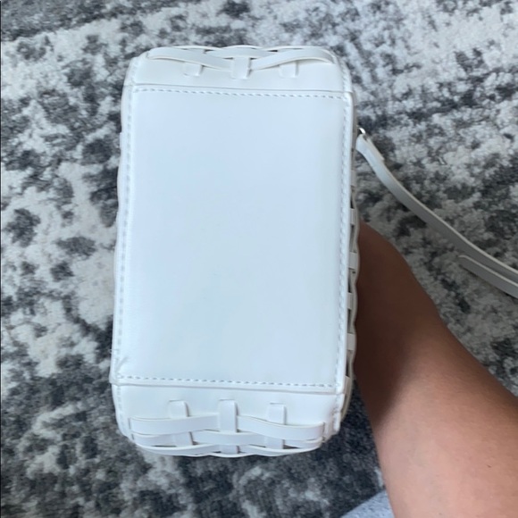 Zara White Woven Faux Leather Purse - Picture 6 of 8
